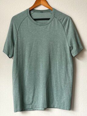 Lululemon Metal Vent Short Sleeve Shirt